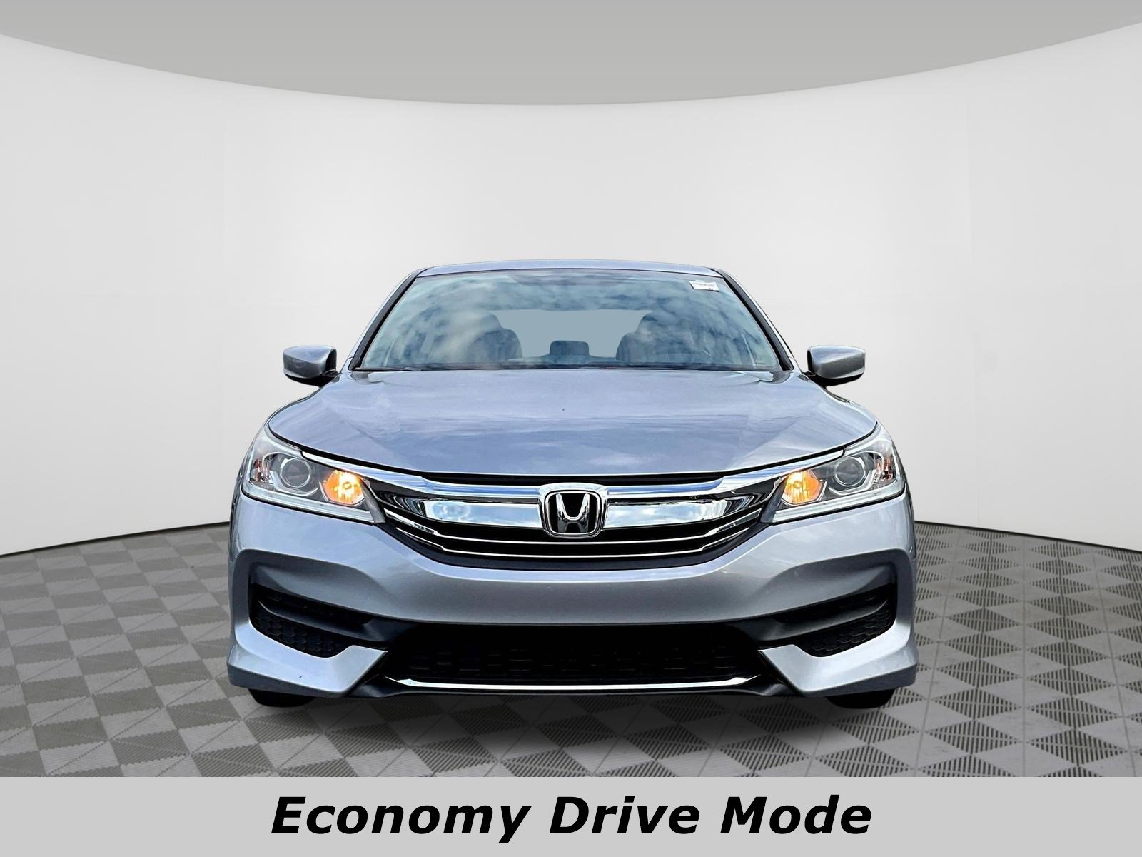 Used 2016 Honda Accord LX image 2