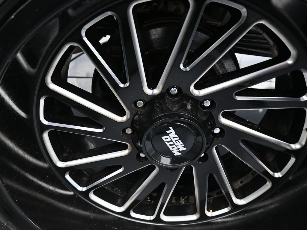 Used 2024 Chevrolet Silverado 2500 LT image 44