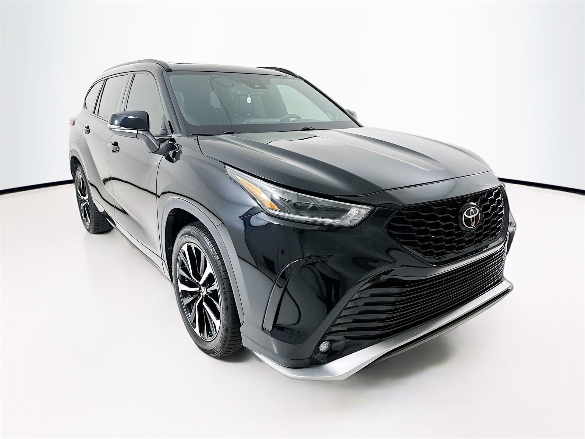 Used 2021 Toyota Highlander XSE