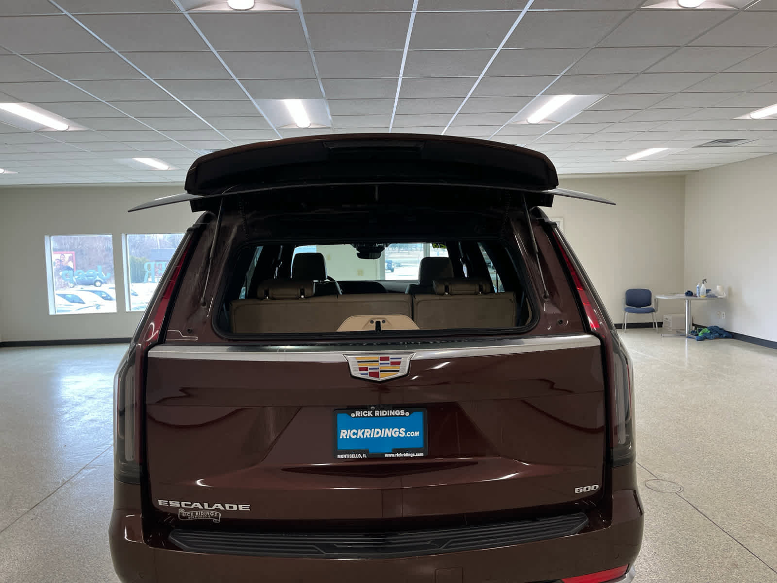 Used 2023 Cadillac Escalade Premium Luxury image 14