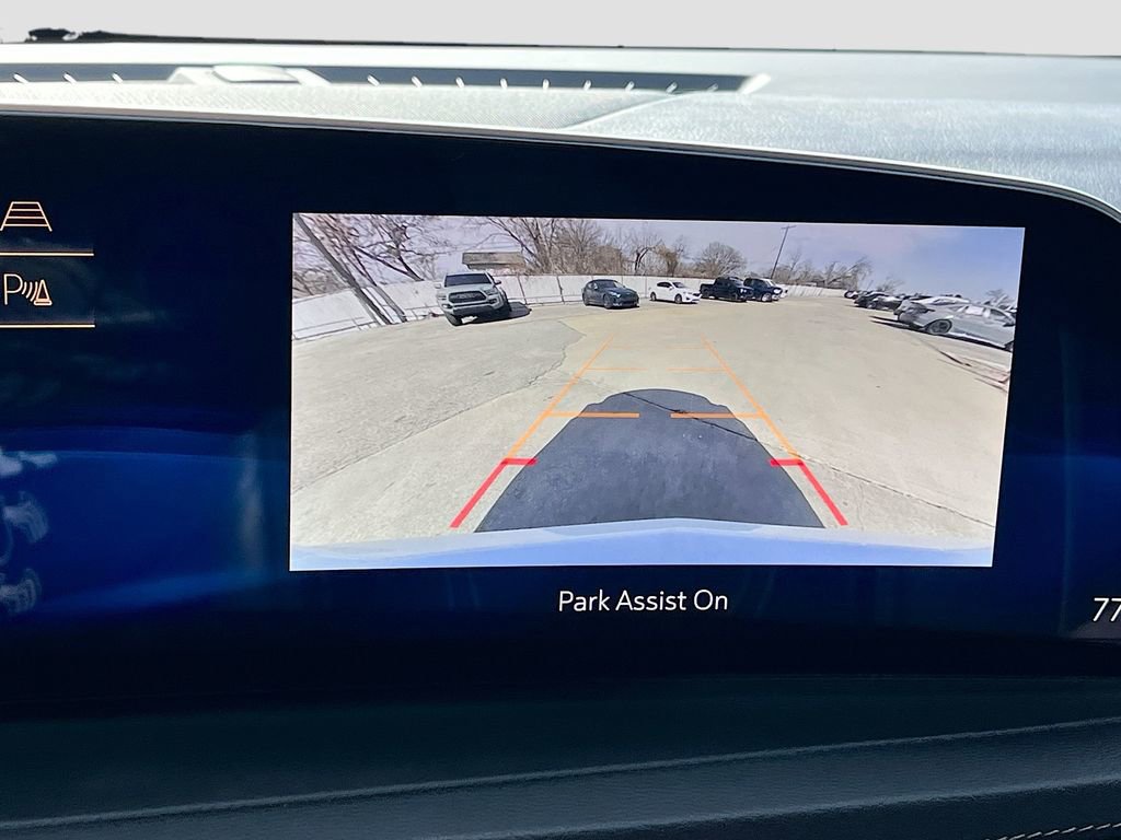 Used 2024 Cadillac XT4 Premium Luxury w/ Cold Weather Package FWD image 13