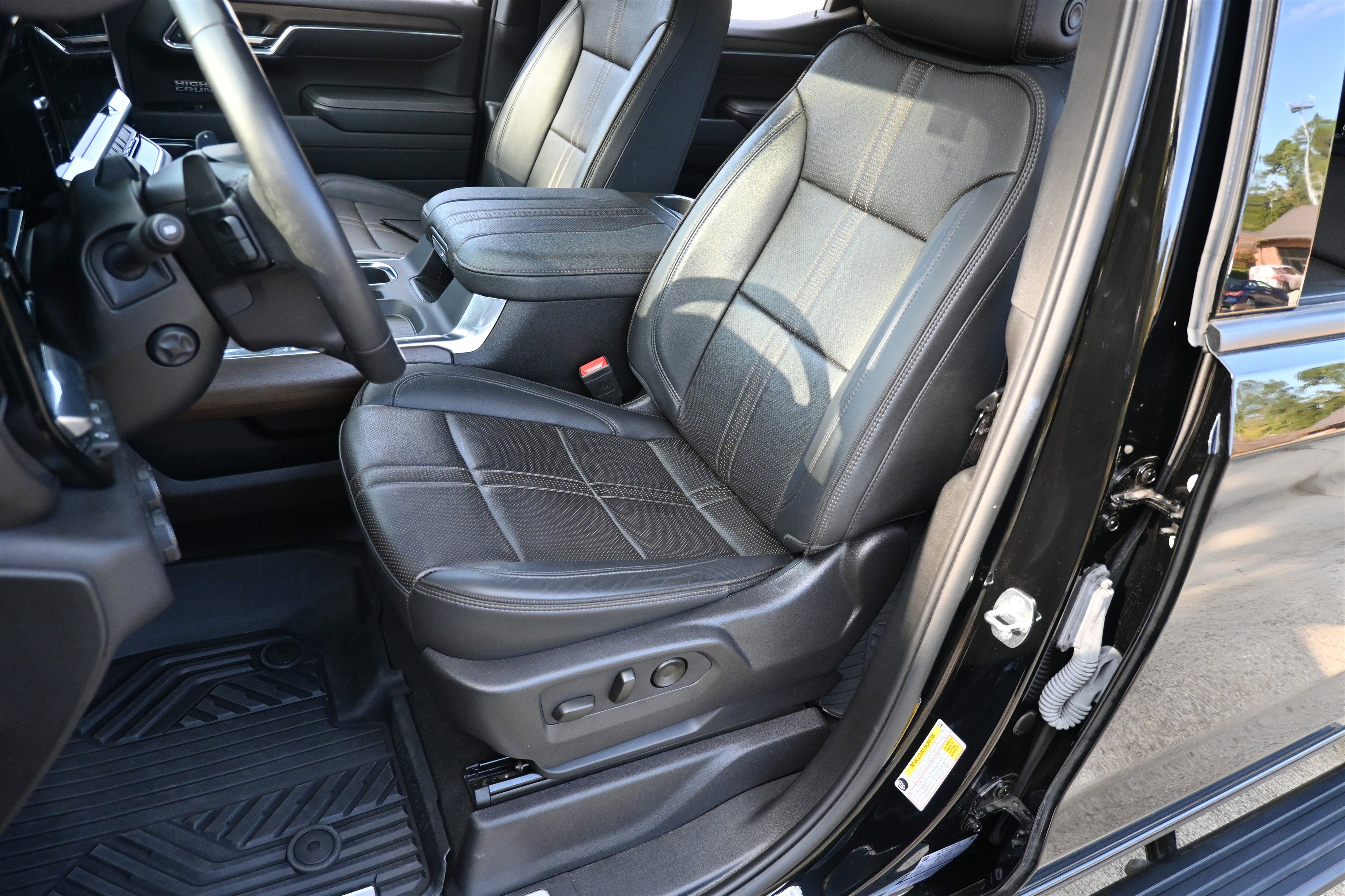 Used 2024 Chevrolet Silverado 1500 High Country w/ Midnight Edition image 15