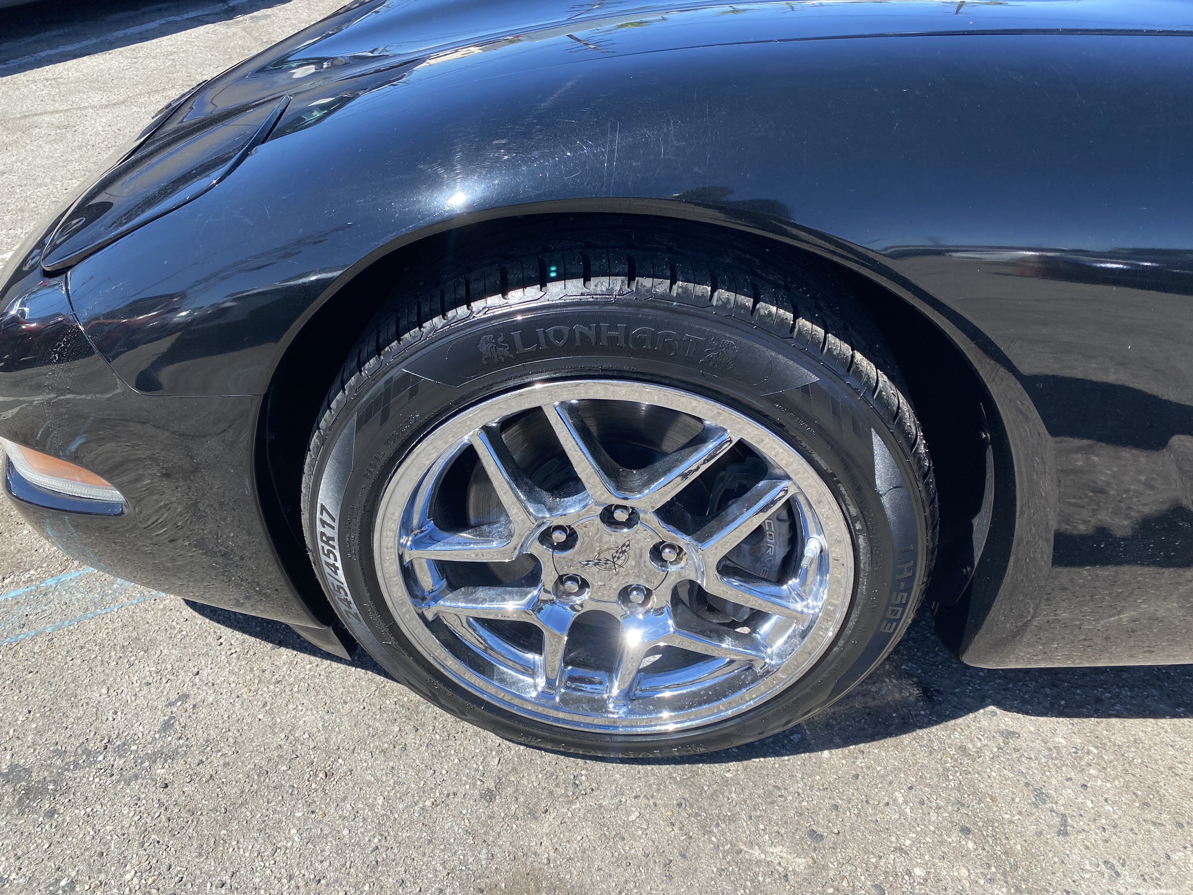 Used 2001 Chevrolet Corvette Convertible w/ Preferred Equipment Group2 RWD image 12