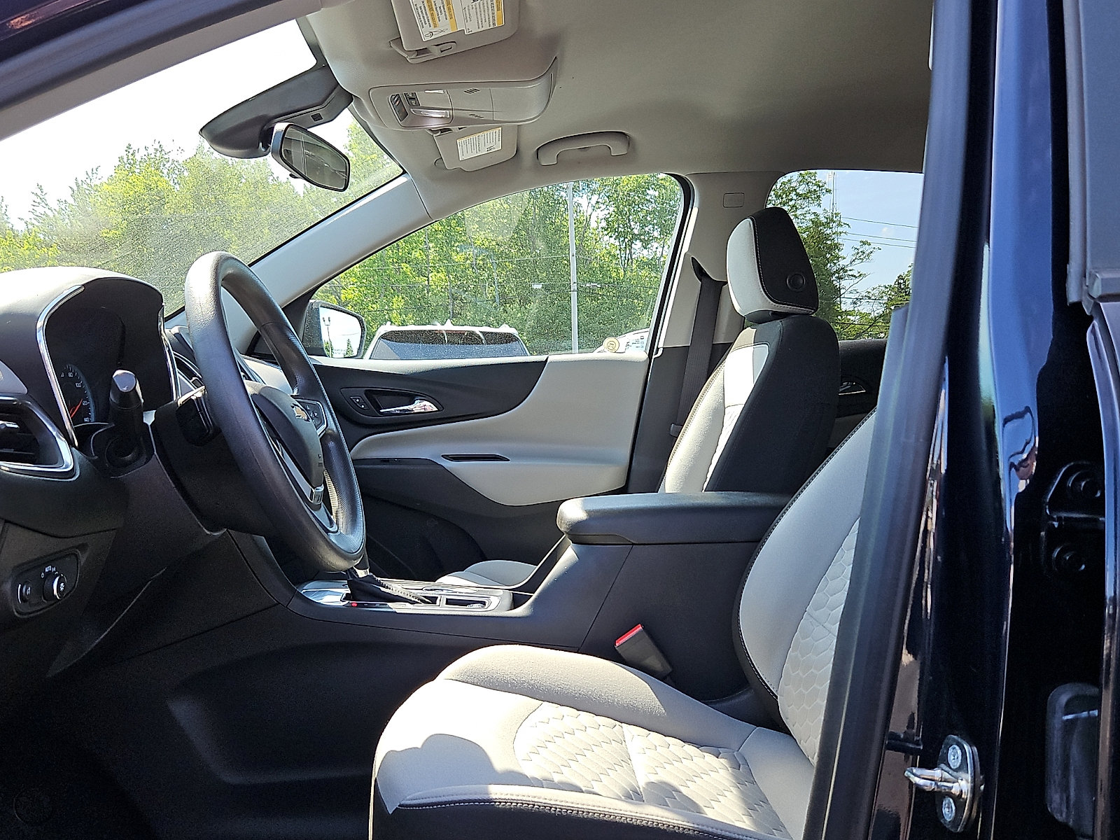 Certified 2020 Chevrolet Equinox LS w/ LS Convenience Package FWD image 14