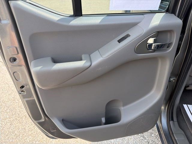 Used 2019 Nissan Frontier SV AWD/4WD image 13