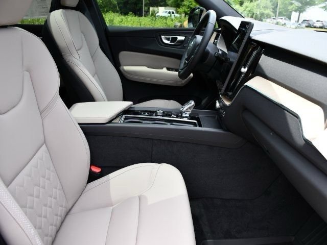 New 2026 Volvo XC60 T8 Ultra w/ Protection Package Premier AWD/4WD image 30