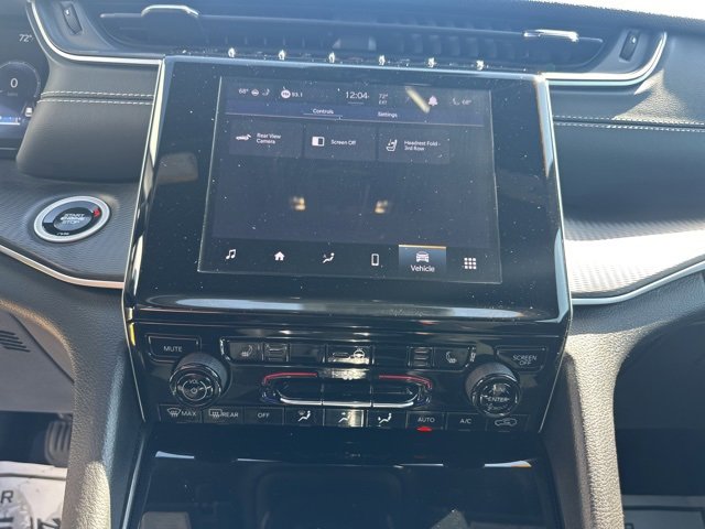 Used 2024 Jeep Grand Cherokee L Laredo image 14