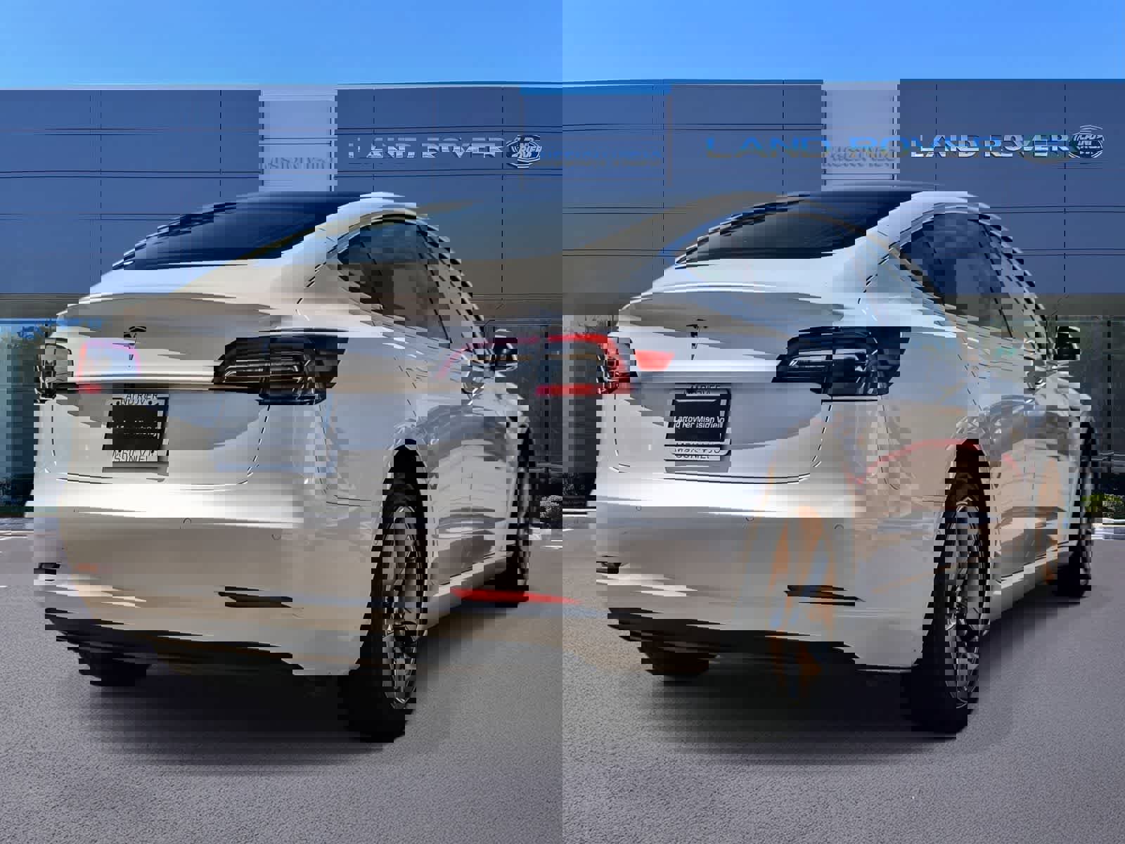 Used 2020 Tesla Model 3 Standard Range Plus RWD image 4