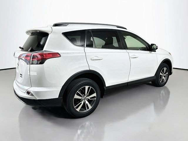Used 2018 Toyota RAV4 XLE w/ Plus Extra Value Package AWD/4WD image 7