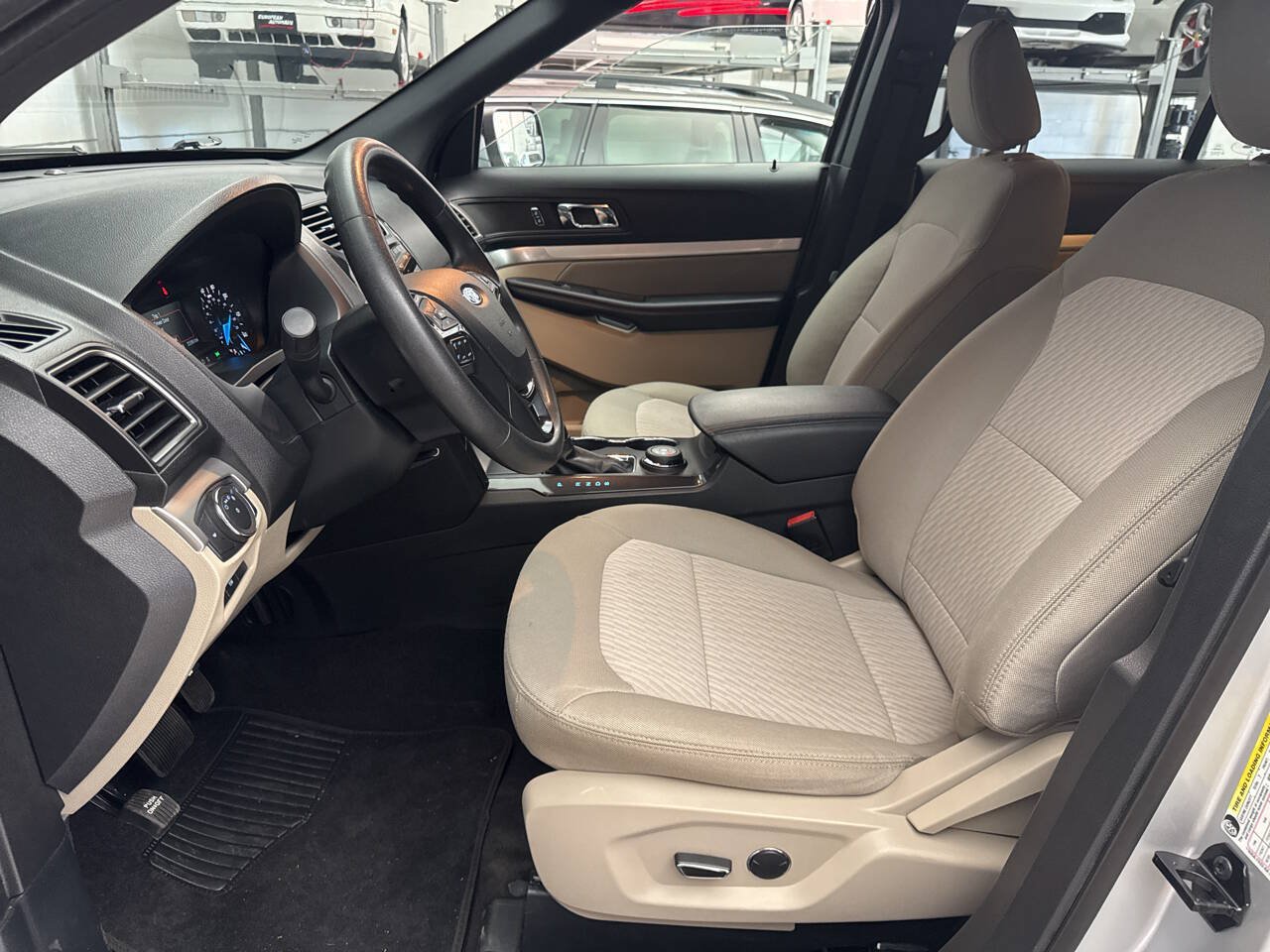 Used 2018 Ford Explorer 4WD image 11