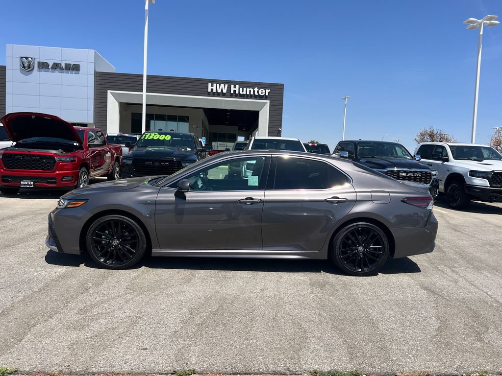 Used 2024 Toyota Camry XSE FWD image 3