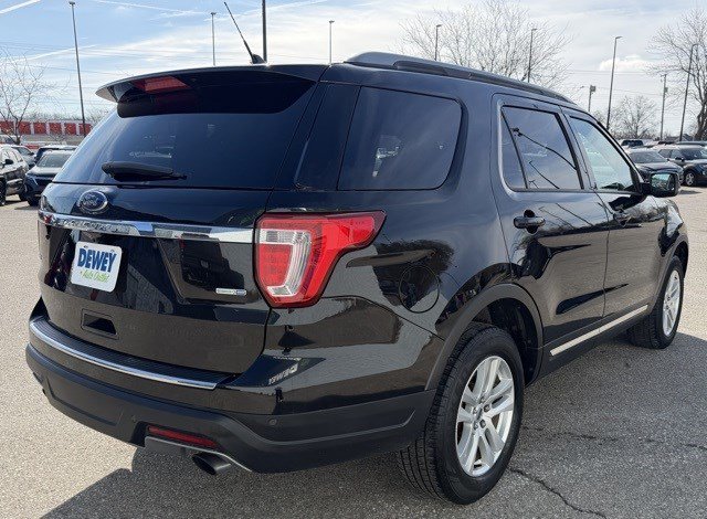 Used 2018 Ford Explorer XLT w/ Equipment Group 202A AWD/4WD image 5