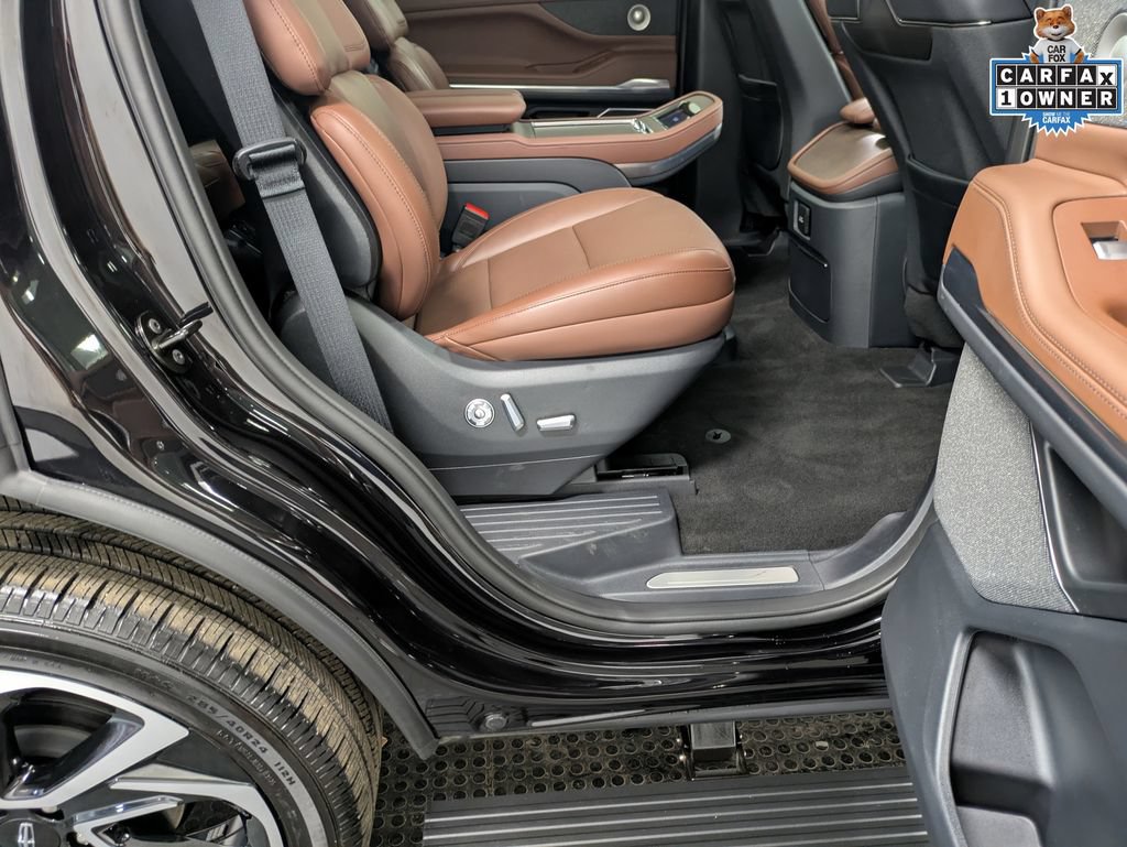Used 2026 Lincoln Navigator Reserve AWD/4WD image 29