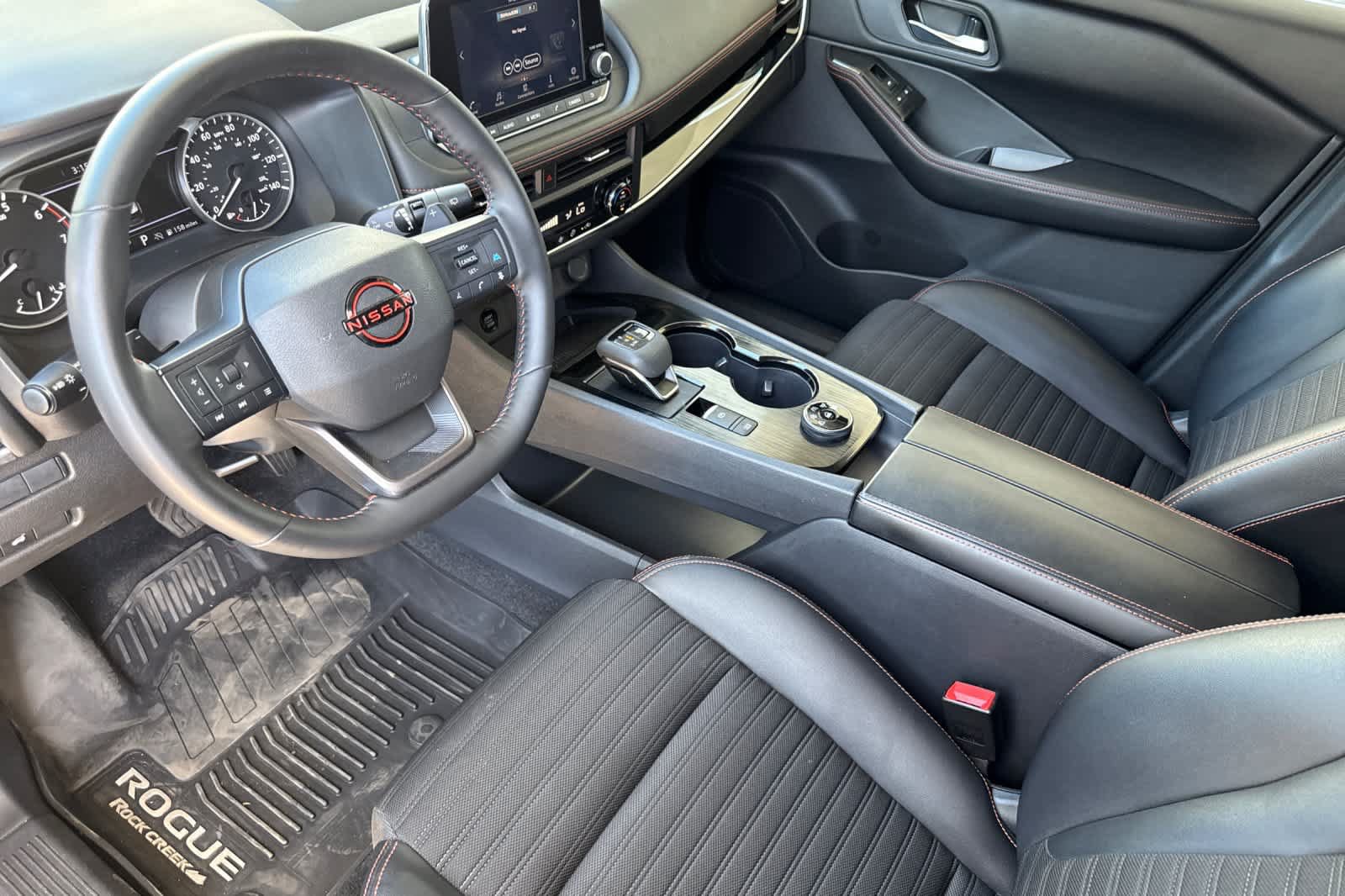 Used 2025 Nissan Rogue SV AWD/4WD image 10