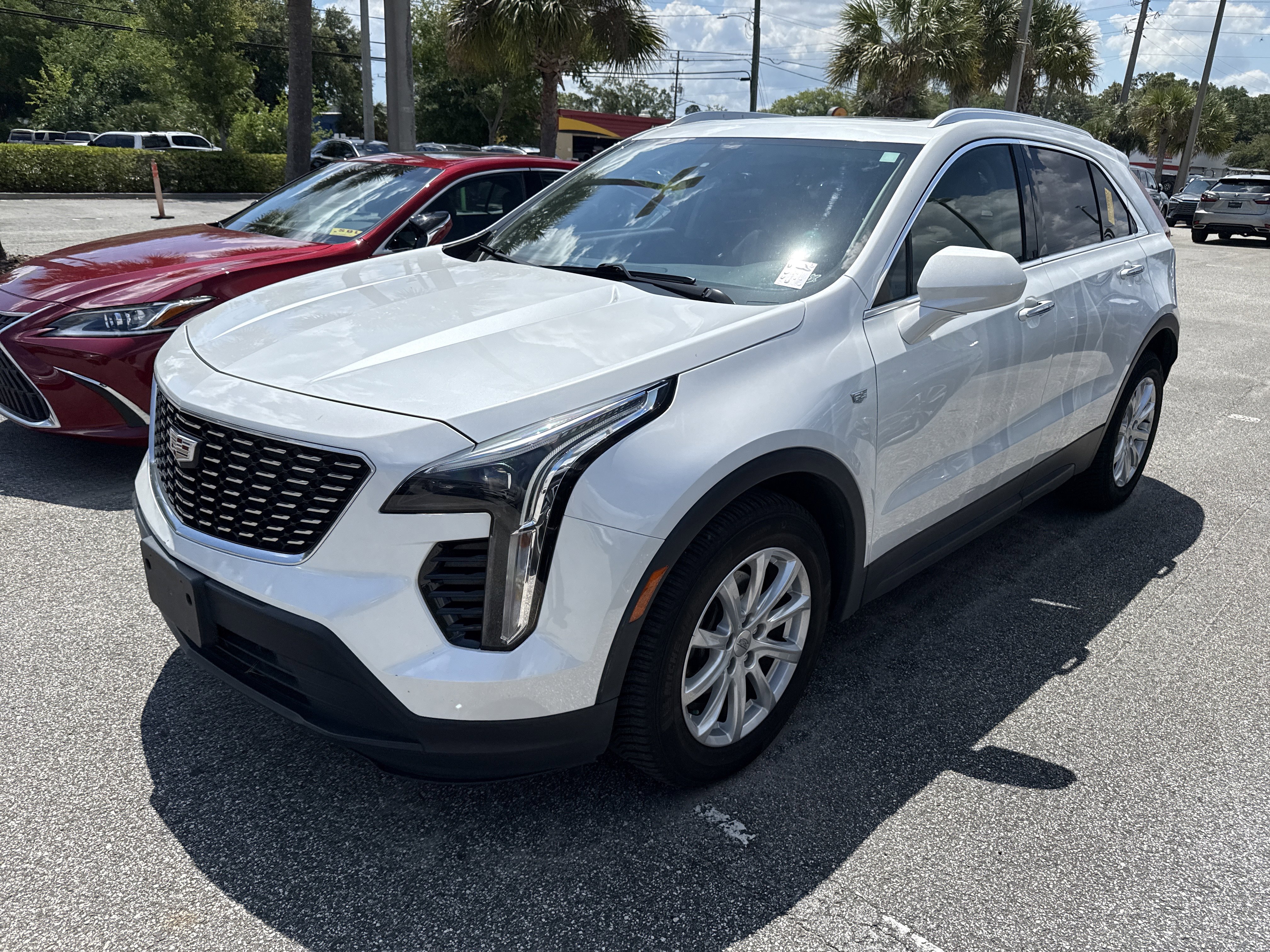 Used 2019 Cadillac XT4 Luxury w/ Cold Weather Package AWD/4WD image 2