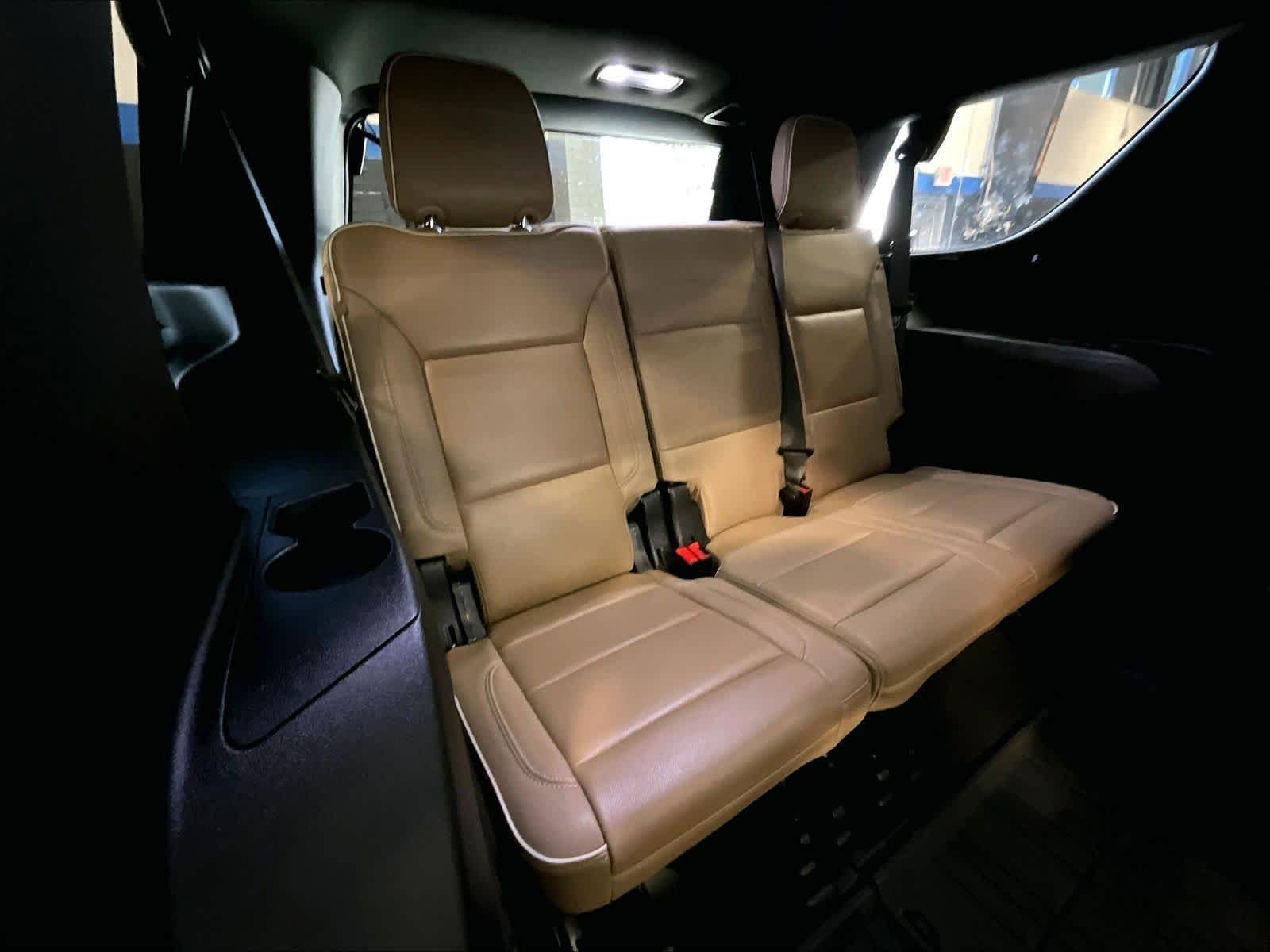 Used 2023 Chevrolet Tahoe Premier w/ Advanced Technology Package AWD/4WD image 17