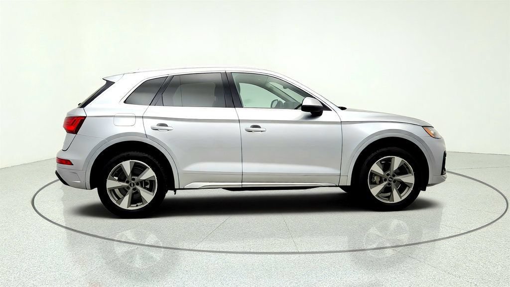 Used 2023 Audi Q5 2.0T Premium Plus w/ Premium Plus Package AWD/4WD image 4