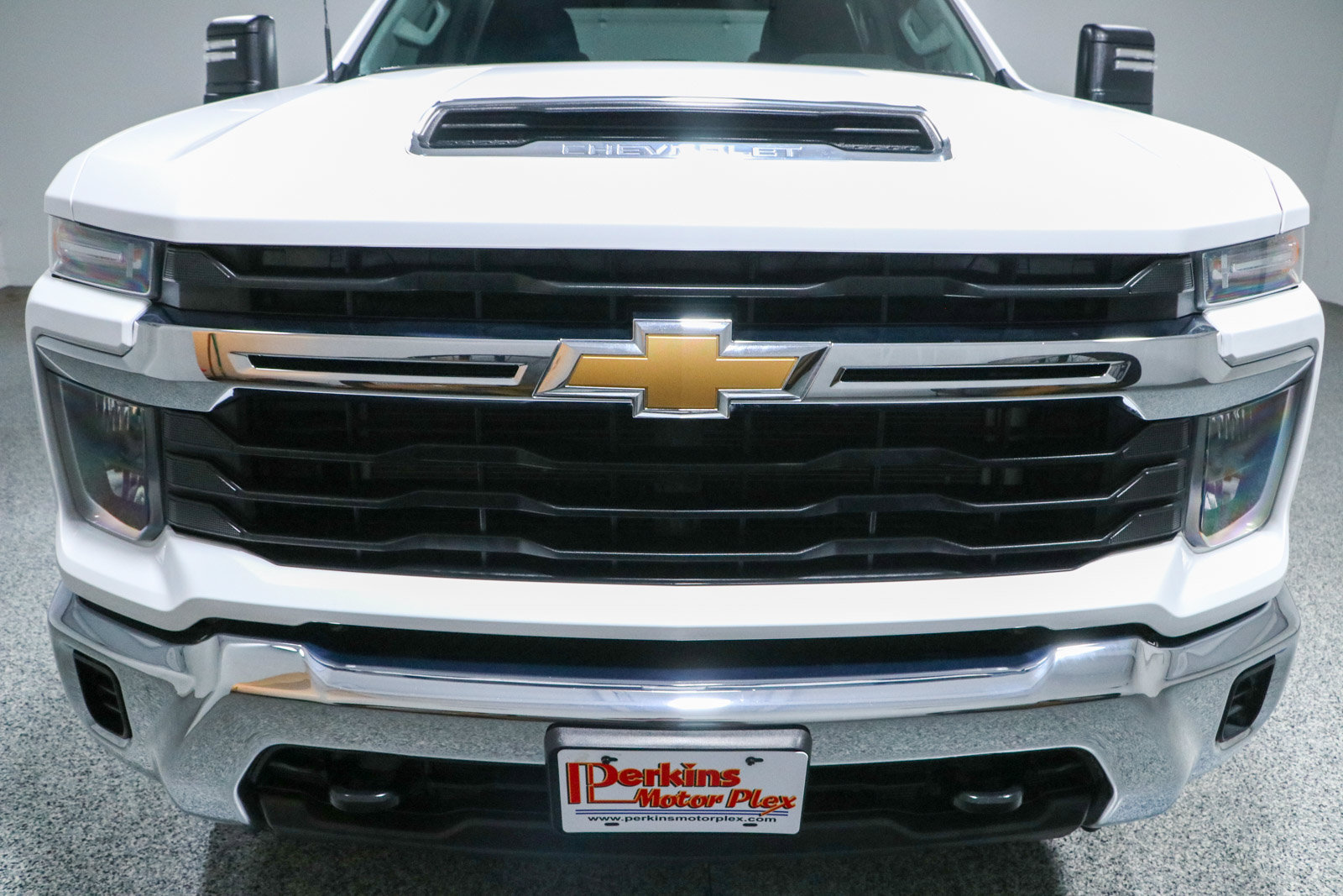 Used 2024 Chevrolet Silverado 2500 LT AWD/4WD image 4