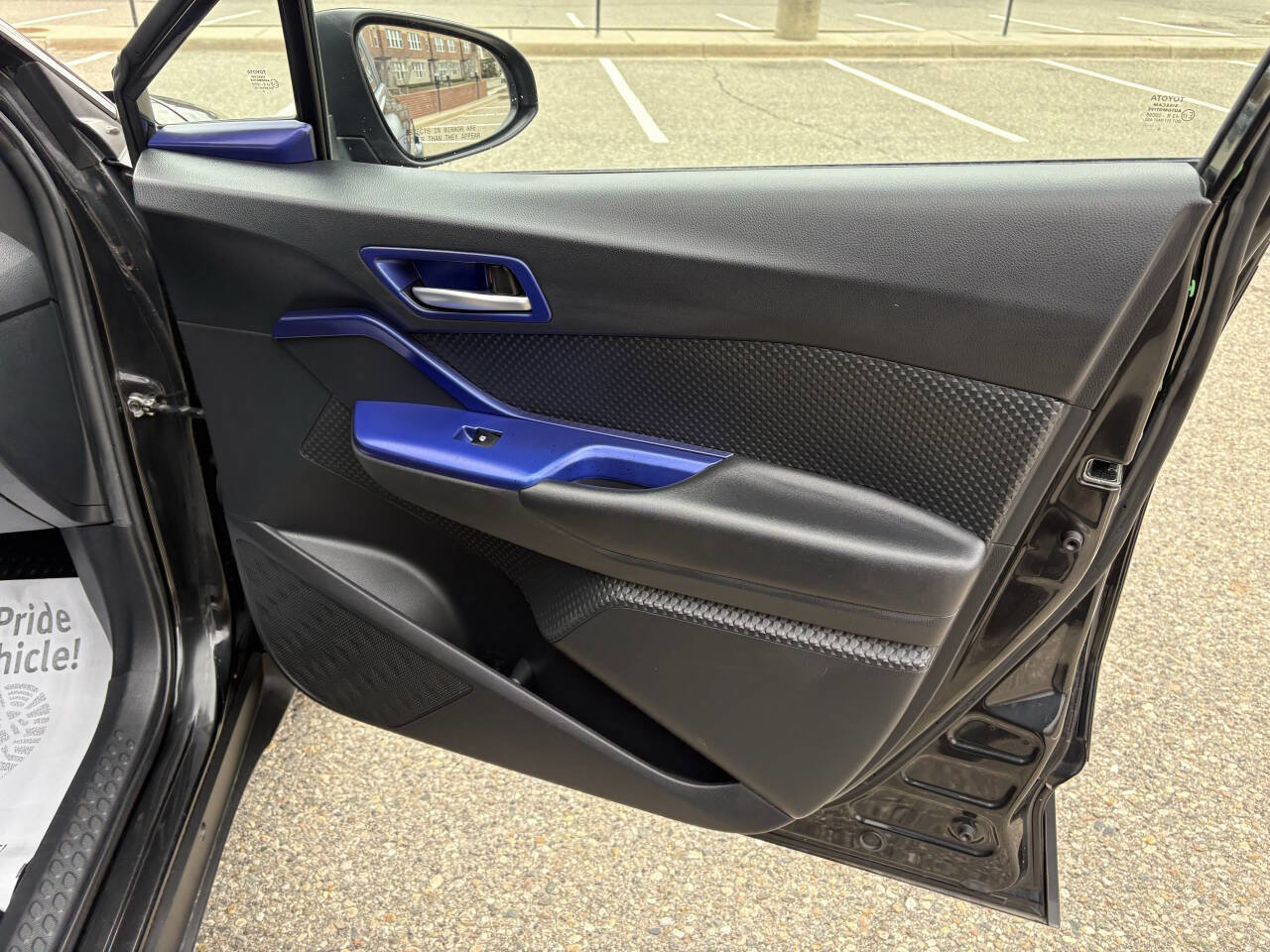 Used 2019 Toyota C-HR LE image 27