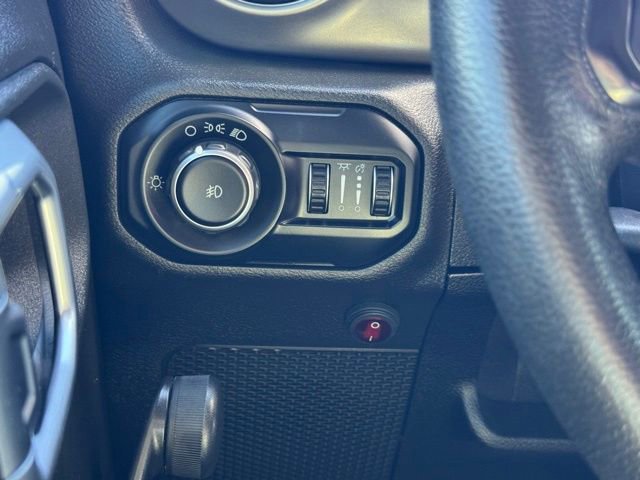 Certified 2018 Jeep Wrangler Unlimited Sport image 35