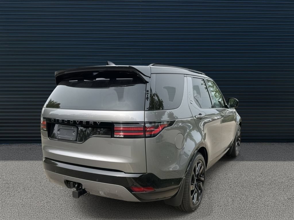 Certified 2025 Land Rover Discovery Dynamic SE AWD/4WD image 3