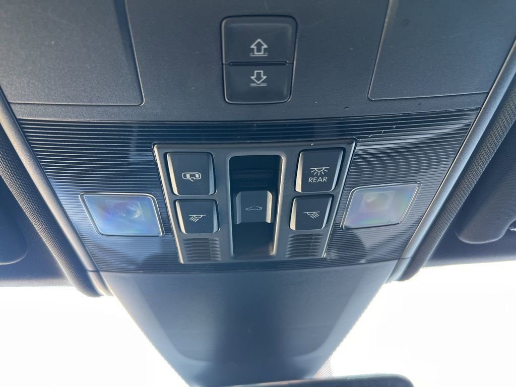 Certified 2023 Volkswagen Atlas Cross Sport SEL Premium R-Line image 39