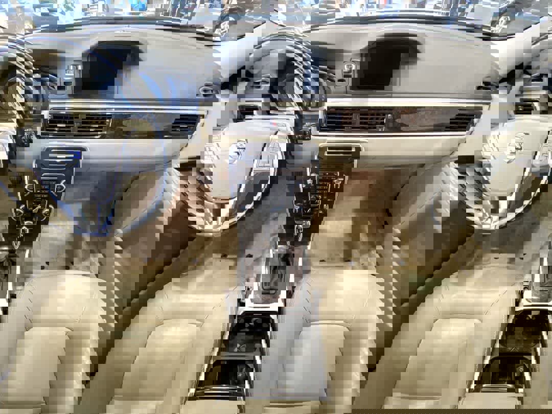 Used 2016 Volvo XC70 T5 Premier w/ Proximity Package image 24