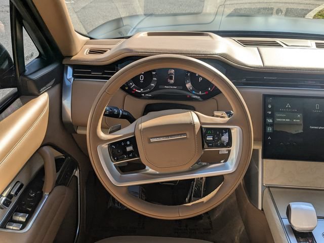 Certified 2025 Land Rover Range Rover SV AWD/4WD image 16