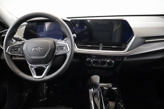 New 2026 Chevrolet Trax ACTIV w/ Sunroof Package FWD image 15