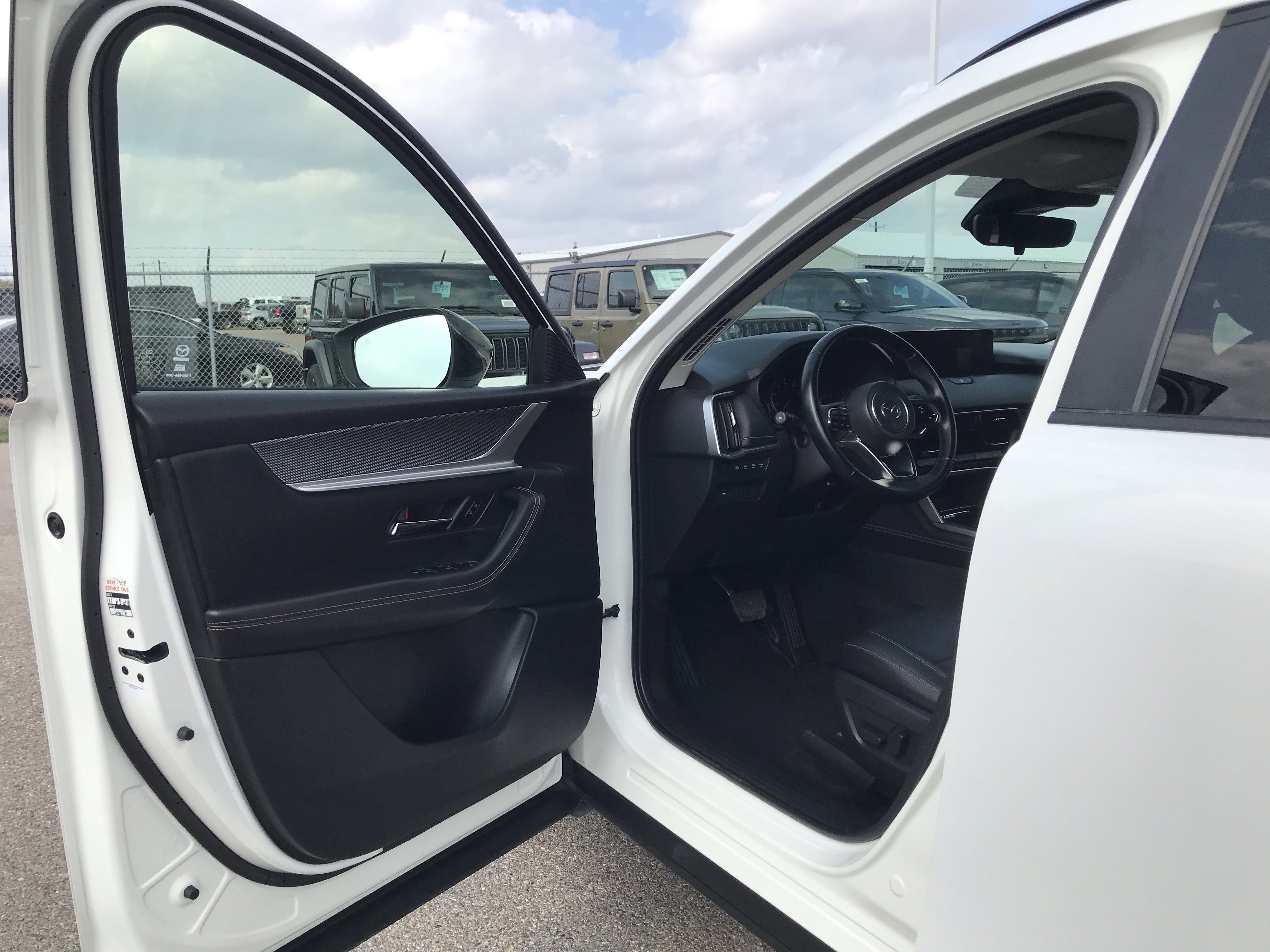 Used 2025 MAZDA CX-70 3.3 Turbo w/ Preferred Package image 11