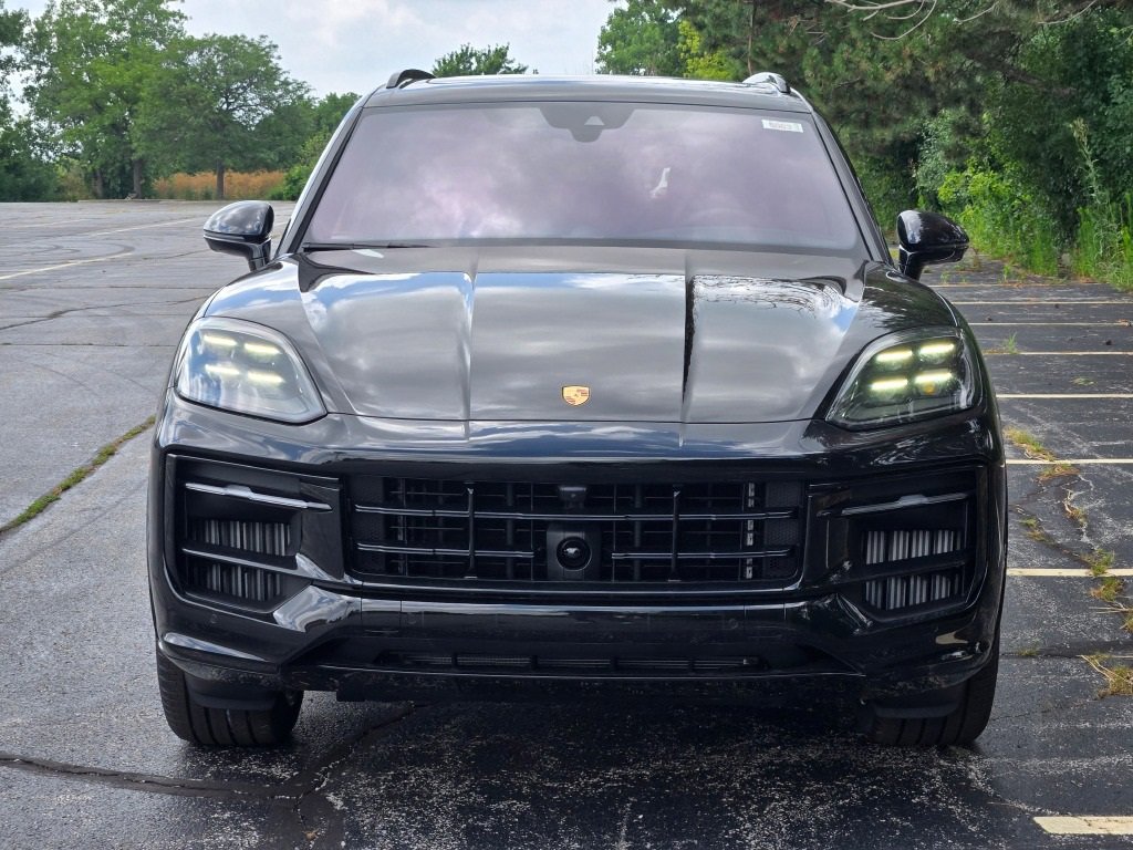 New 2025 Porsche Cayenne GTS image 10
