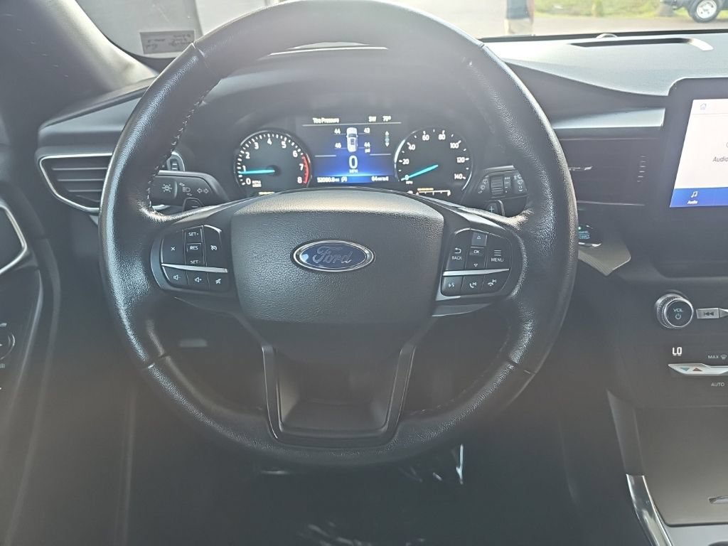 Used 2020 Ford Explorer XLT w/ Equipment Group 202A AWD/4WD image 16