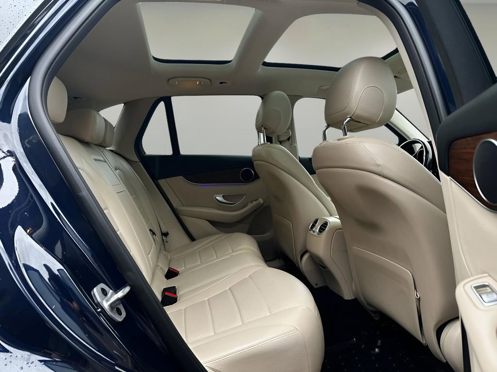 Used 2022 Mercedes-Benz GLC 300 4MATIC image 24
