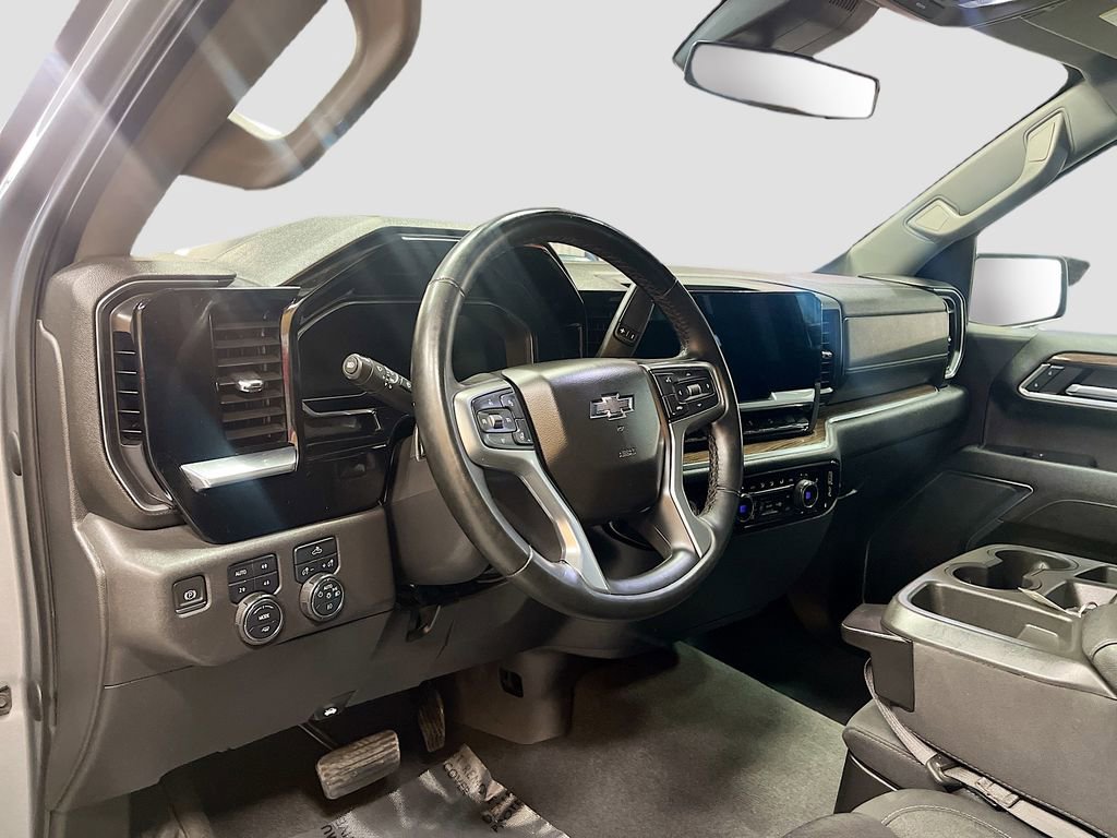 Used 2023 Chevrolet Silverado 1500 LT Trail Boss w/ Protection Package image 9