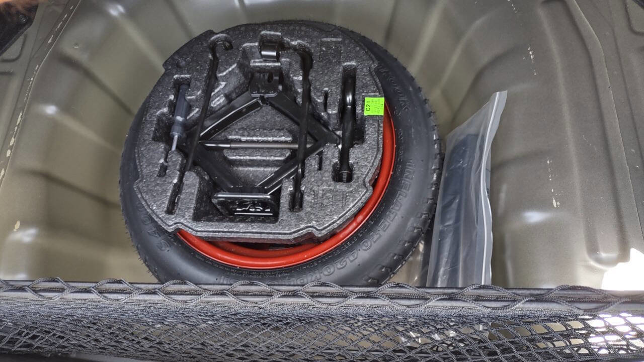 Used 2019 Hyundai Elantra SEL image 33