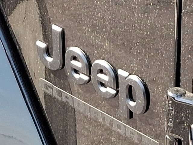 New 2025 Jeep Gladiator Sport image 11