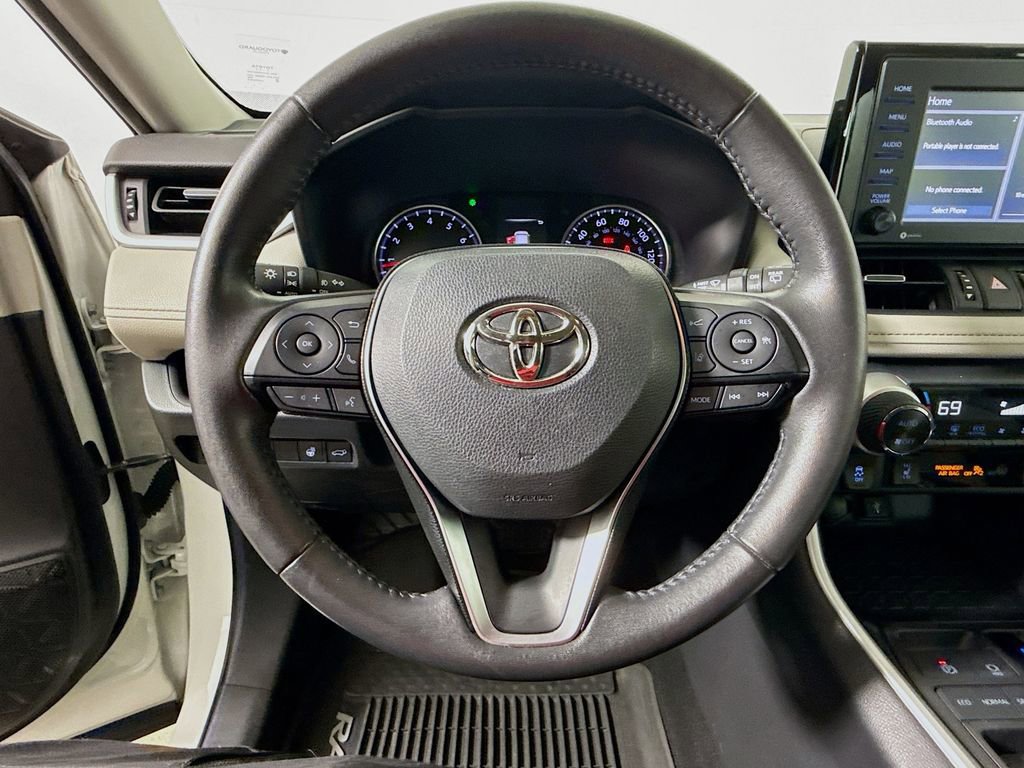 Certified 2020 Toyota RAV4 XLE Premium image 11