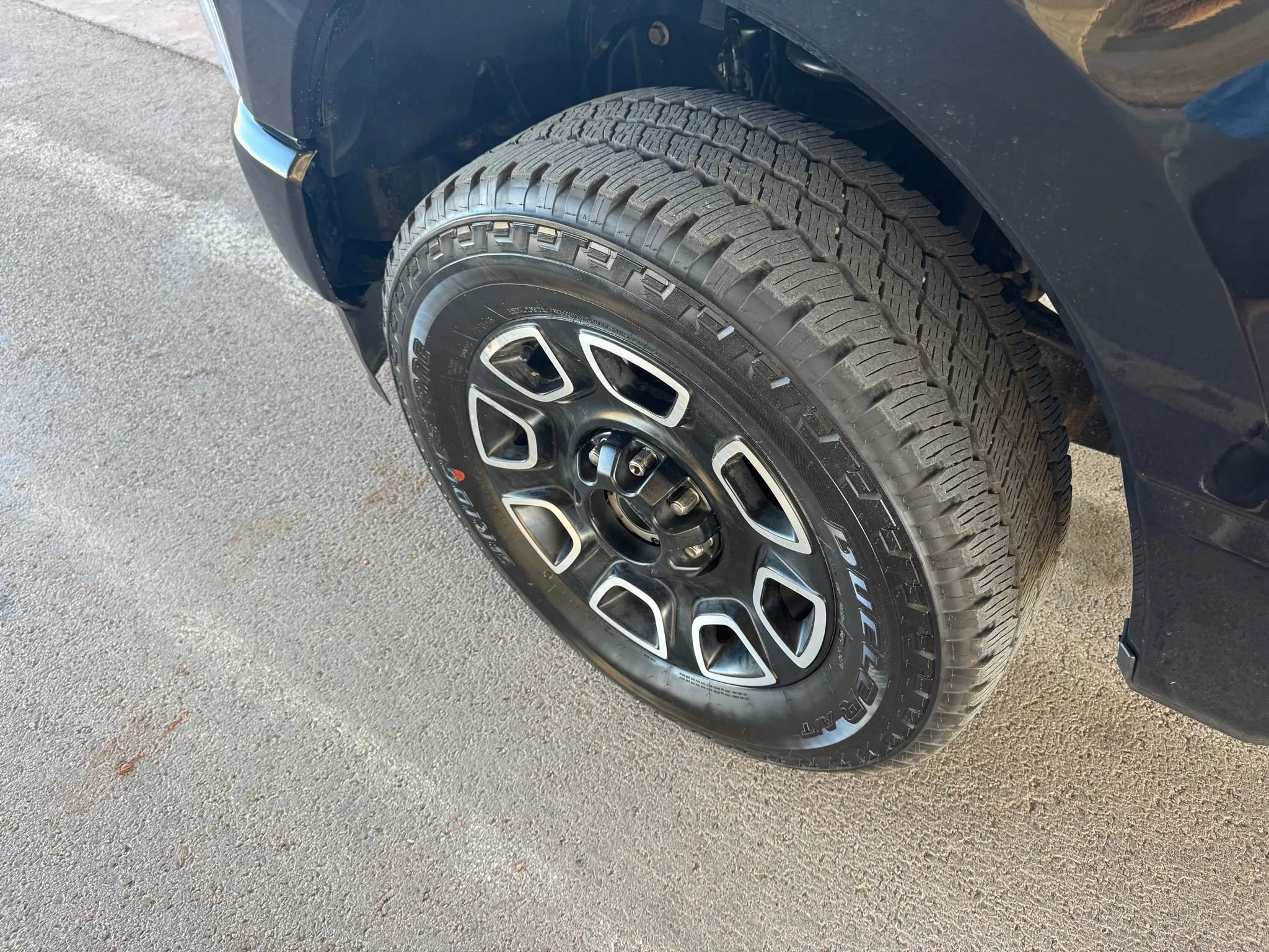 Used 2024 Ford F350 Platinum image 32