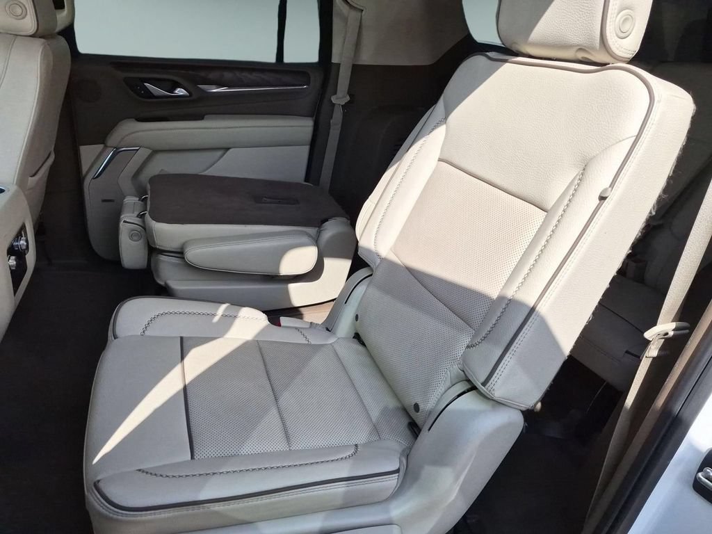 Used 2022 GMC Yukon XL Denali AWD/4WD image 24