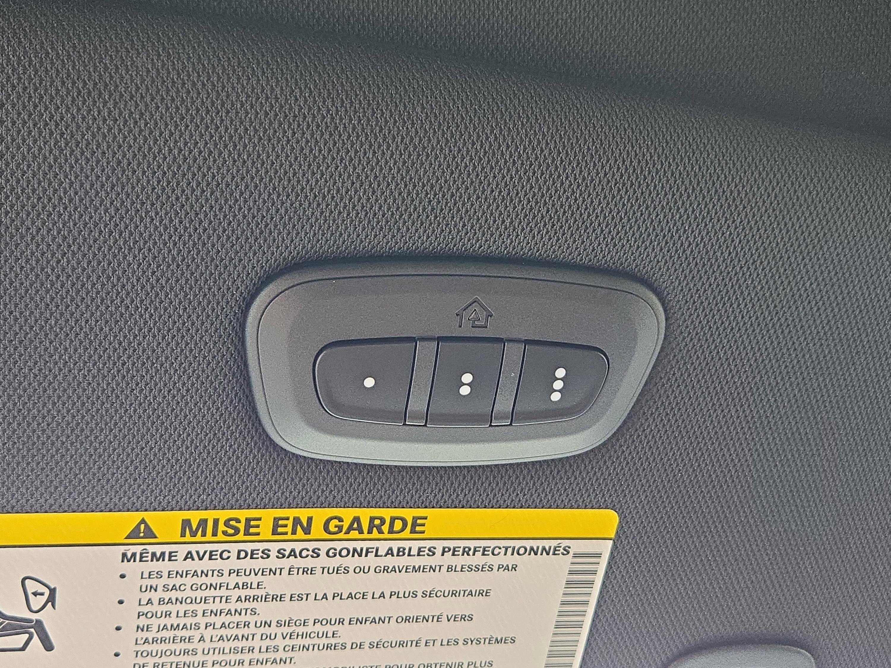 New 2026 Chrysler Pacifica Select image 28