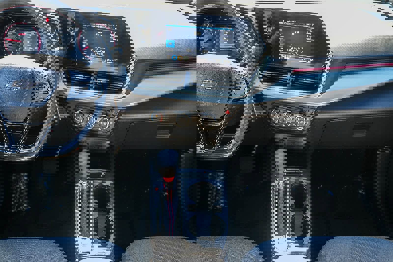 Used 2024 Chevrolet Trax RS image 12