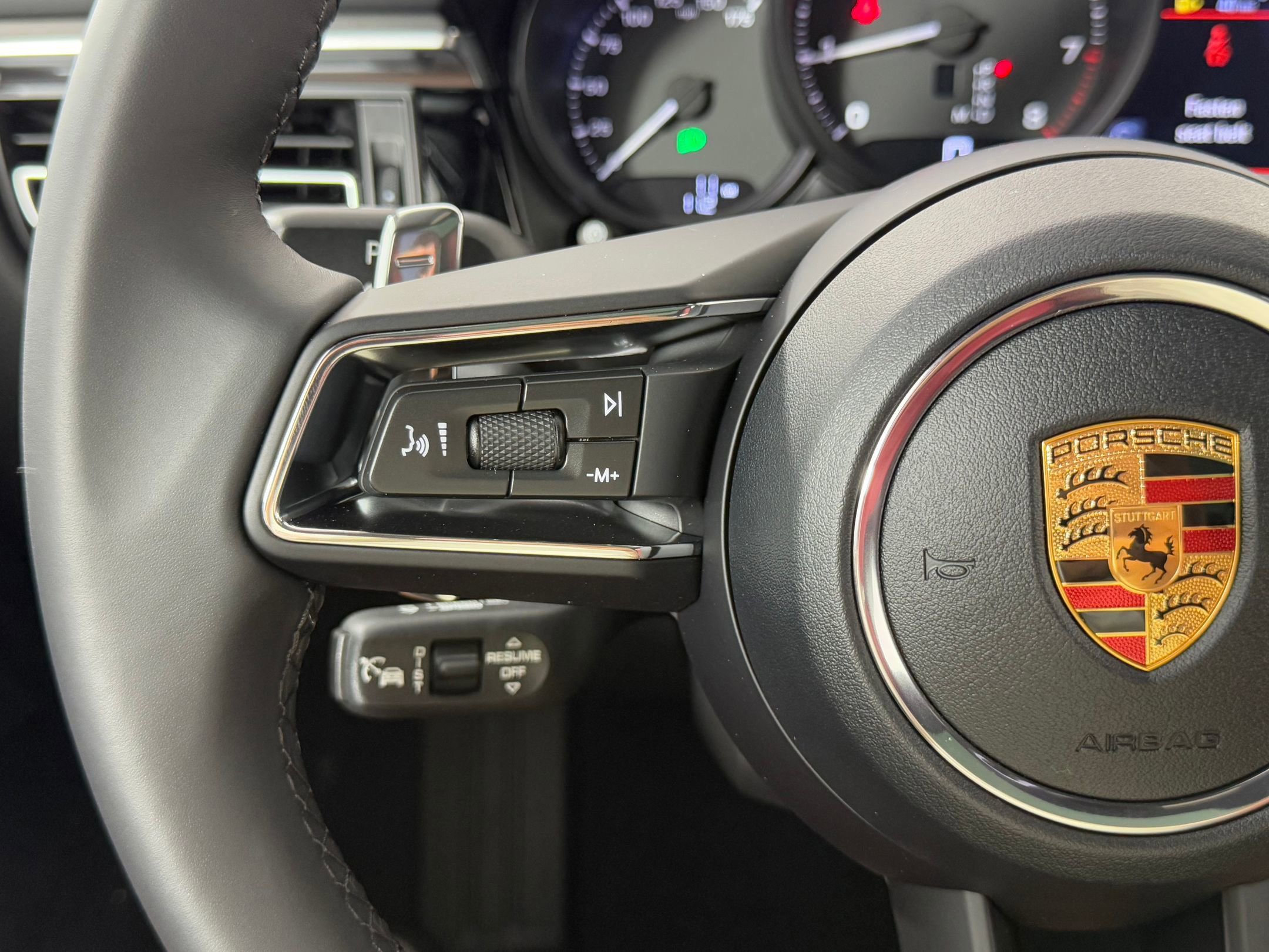 Certified 2026 Porsche Macan AWD/4WD image 20