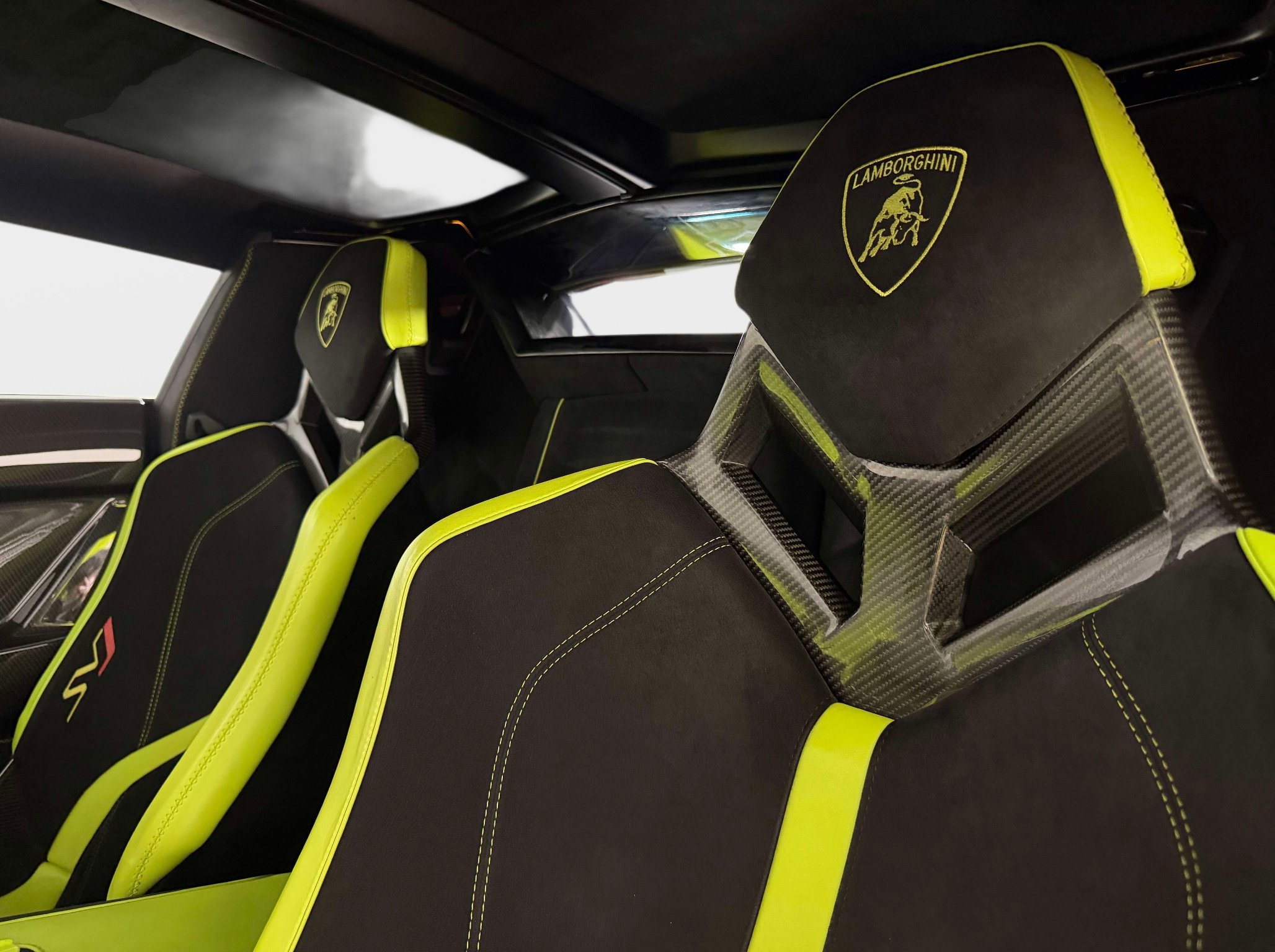 Used 2020 Lamborghini Aventador SVJ AWD/4WD image 39
