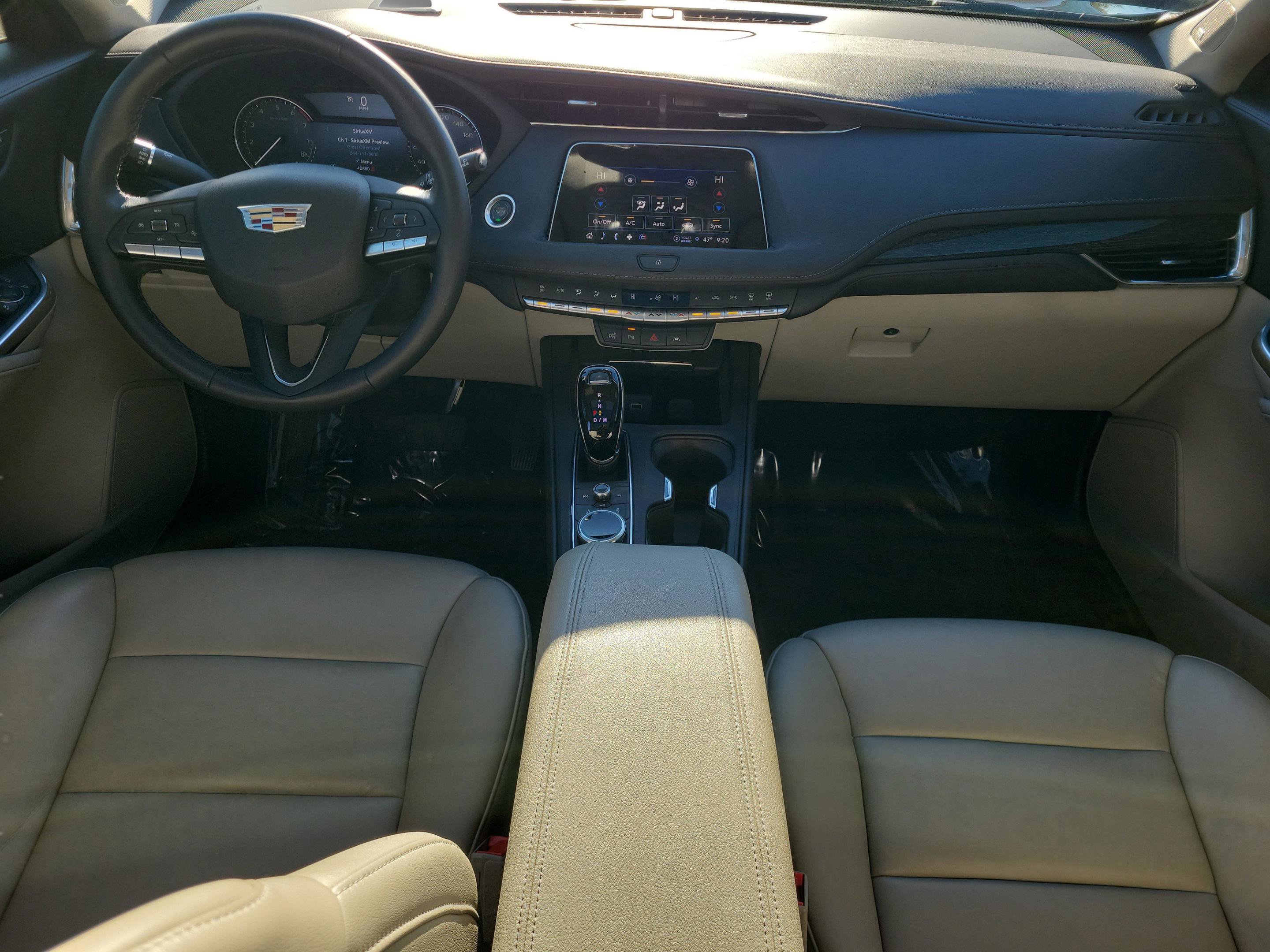 Used 2022 Cadillac XT4 Premium Luxury w/ Enhanced Visibility Package image 16