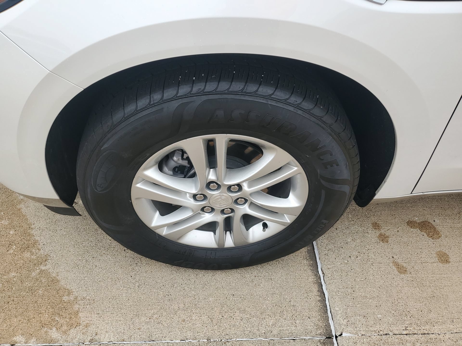 Used 2021 Buick Enclave Essence w/ Sound and Sites Package AWD/4WD image 40