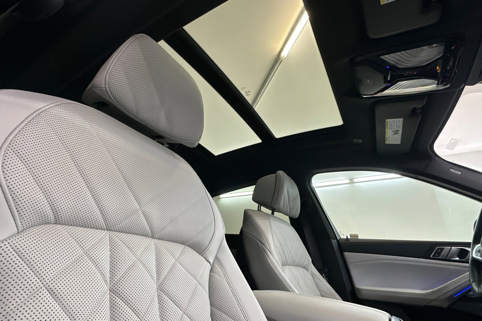 Certified 2024 BMW X6 xDrive40i w/ Premium Package image 27