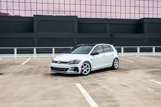 Used 2019 Volkswagen GTI SE FWD image 41