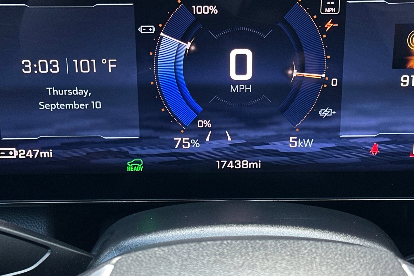 Used 2024 Chevrolet Equinox EV LT FWD image 33