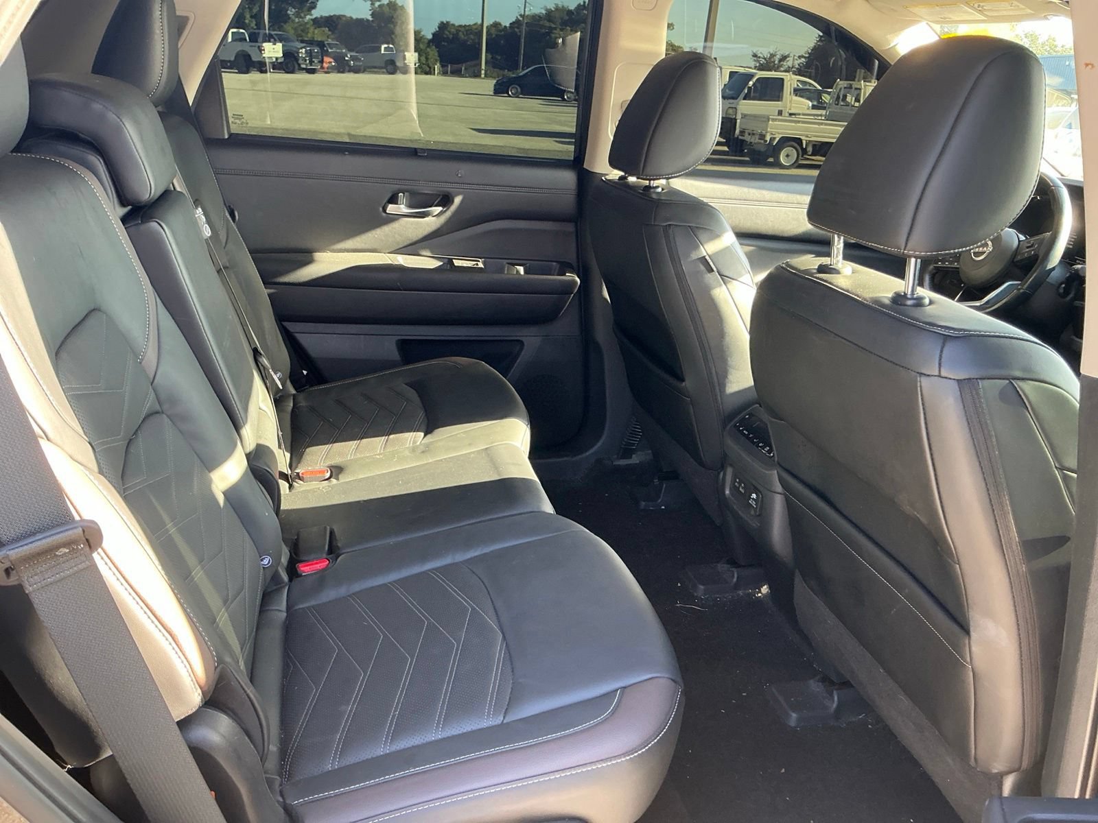 Certified 2024 Nissan Pathfinder Platinum w/ Cargo Package FWD image 15