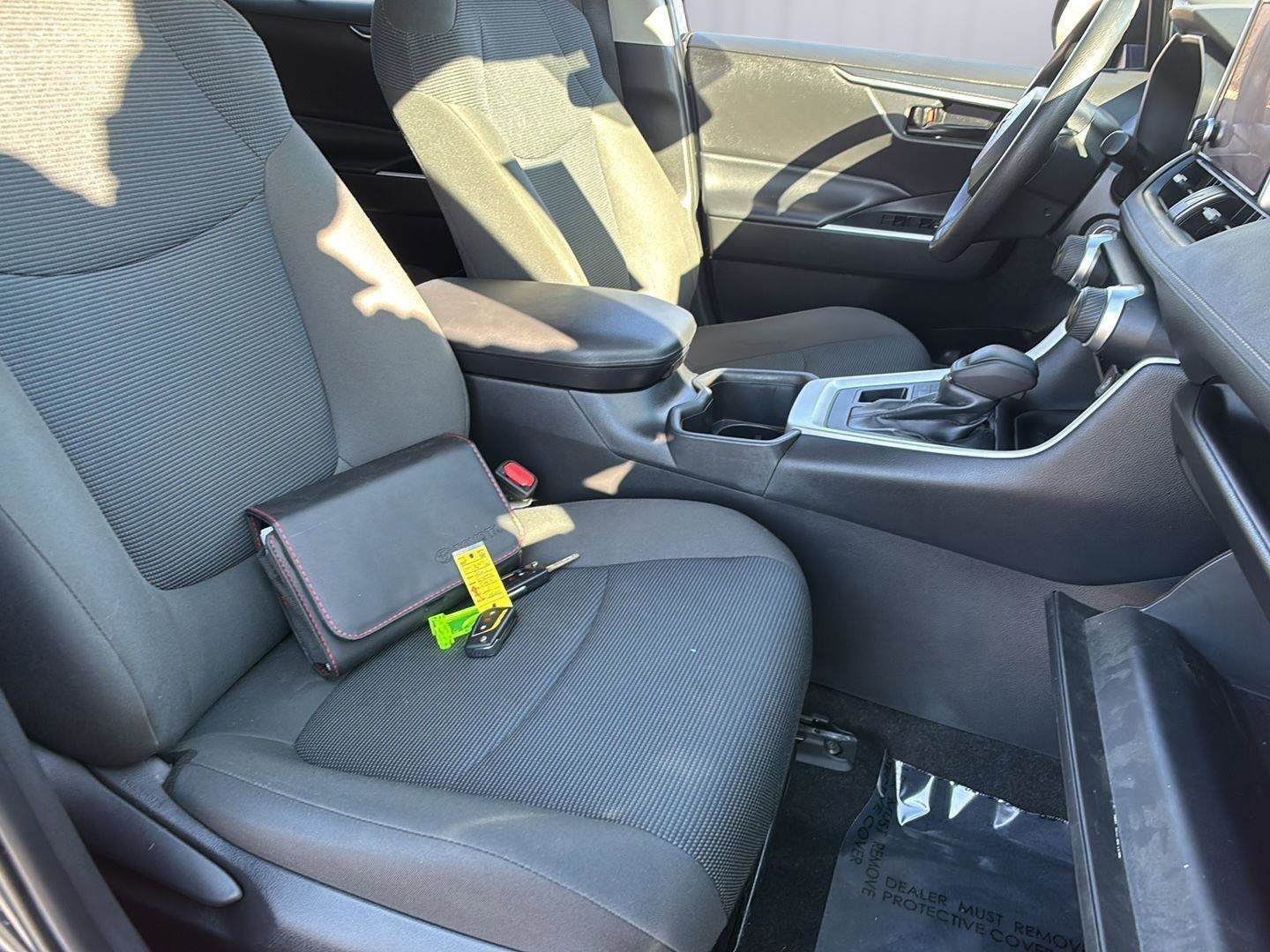 Used 2023 Toyota RAV4 LE image 22